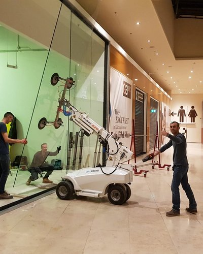 "Robby 420" Glasroboter mieten